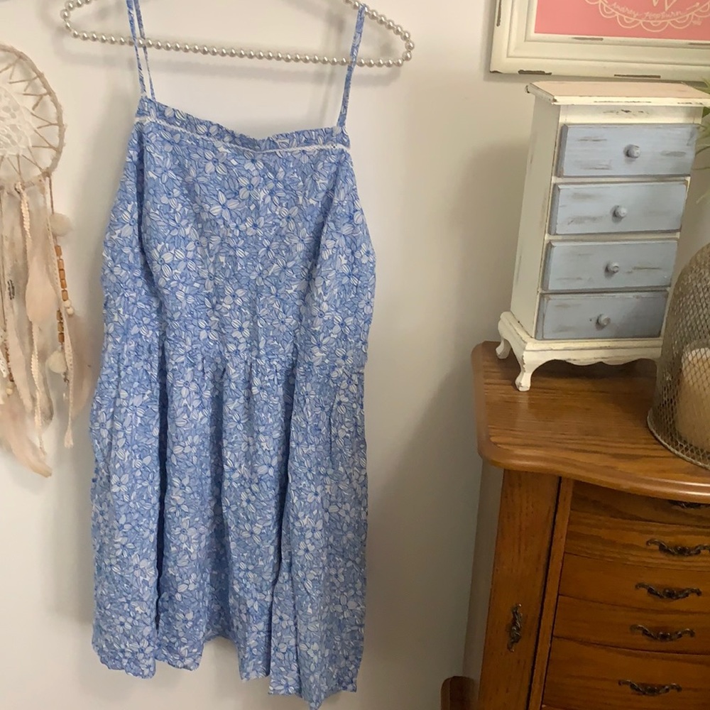Old navy NWT blue and white floral dress large